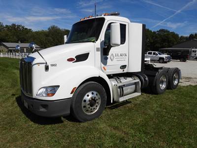 Peterbilt 579 Day Cab Truck
