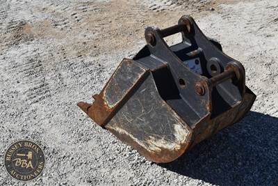 New Holland BACKHOE BUCKET Ditching Bucket For Sale | Greenville, OH ...
