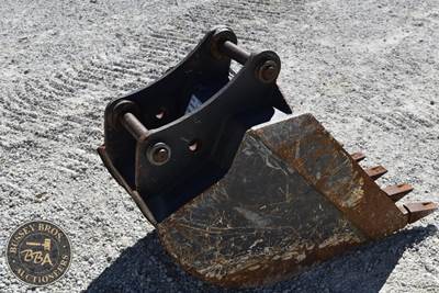 New Holland BACKHOE BUCKET Ditching Bucket For Sale | Greenville, OH ...