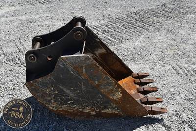 New Holland BACKHOE BUCKET Ditching Bucket For Sale | Greenville, OH ...