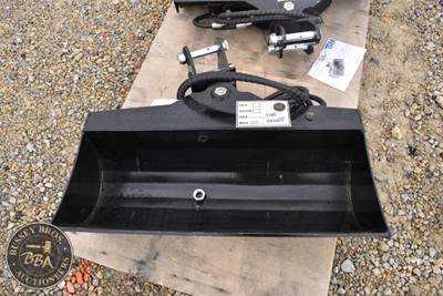 TPM Industrial 34 INCH HYDRAULIC TILT BUCKET Ditching Bucket