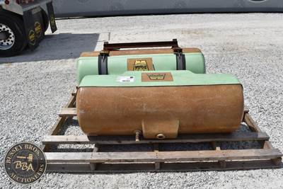 WALSH SADDLE TANKS 3 Point / Mounted Dry Fertilizer Applicator