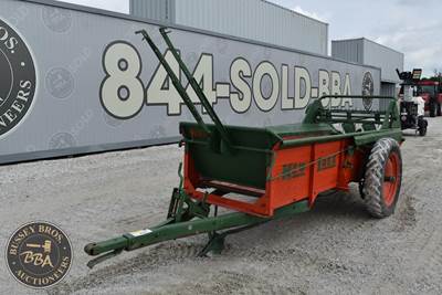 NEW IDEA MANURE SPREADER Dry Manure Spreader