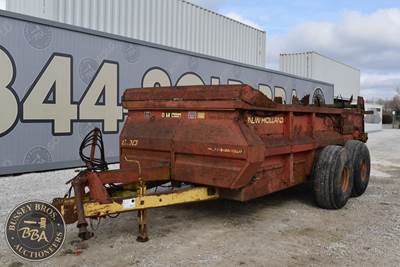 New Holland 800 Dry Manure Spreader
