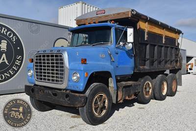 Ford 8000 Tri Axle Dump Truck - Caterpillar, Manual