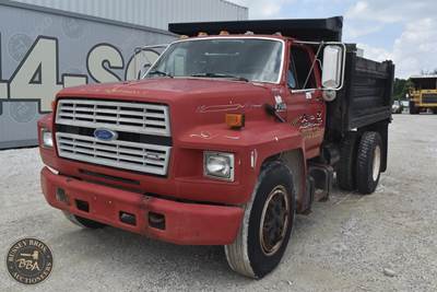 Ford F-700 Dump Truck - Cummins 300HP, Manual