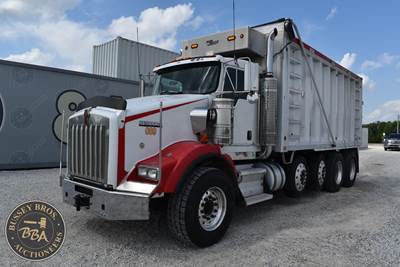 Kenworth T800 Quad Axle Dump Truck - Caterpillar, 18 Speed Manual