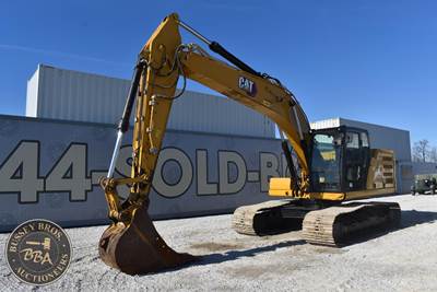 Caterpillar 320 Excavator