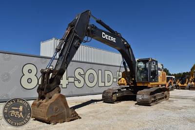 John Deere 290G LC Excavator