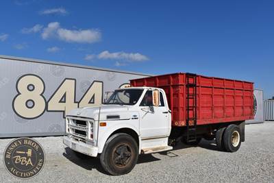 Chevrolet C60 Single Axle Farm / Grain Truck