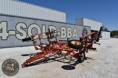 Allis-Chalmers 1200 Cultivator