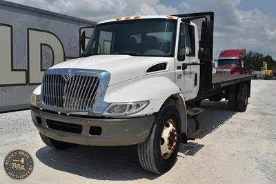 International DuraStar 4300 Flatbed Truck - Manual