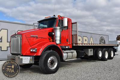 Kenworth T800 Tri Axle Flatbed Truck - Manual
