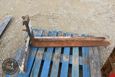 USED PALLET FORKS Fork
