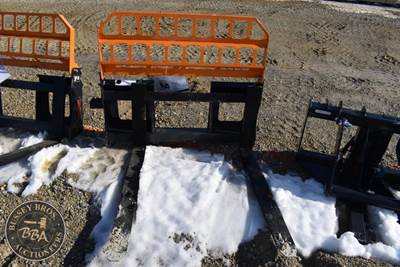 Lanhonor Pallet Fork Attachment Skid Steer Mount, Manual Adjustable Forks, Brick