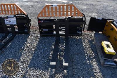 Wolverine HYDRAULIC PALLET FORK ATTACHMENT Fork