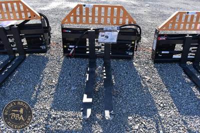 Wolverine HYDRAULIC PALLET FORK ATTACHMENT Fork