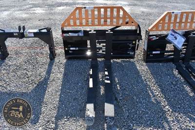 Wolverine HYDRAULIC PALLET FORK ATTACHMENT Fork