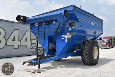 J&M 875-16 Grain Cart