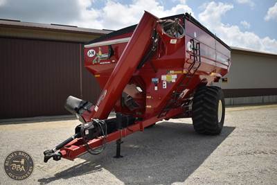 J&M 910 Grain Cart