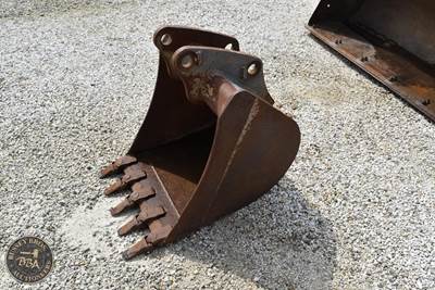 24 Inch Backhoe Bucket, Pin On, With Teeth