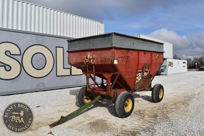 E-Z Trail E-Z FLOW Gravity Wagon