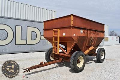 J&M 350-20 Gravity Wagon