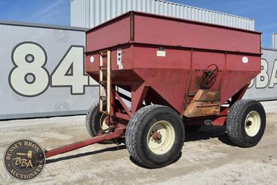 J&M 350-20 Gravity Wagon