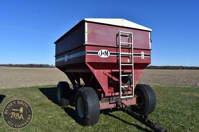 J&M 350SD Gravity Wagon