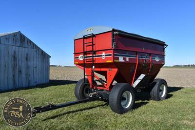 J&M 385SD Gravity Wagon