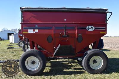 J&M 385SD Gravity Wagon