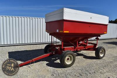 250 Bushel Gravity Wagon, Side Discharge, Front And Rear Ladders, Lights, Wood