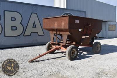 Mccurdy Gravity Wagon, Front  Rear Ladders, Reat Hitch, Side Unload