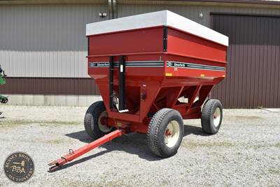 Unverferth 325 Gravity Wagon