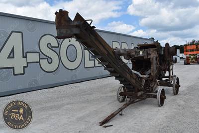 Us Standard Corn Husker Corn Picker- Stationary Picker, Steel Wheels, Shreads