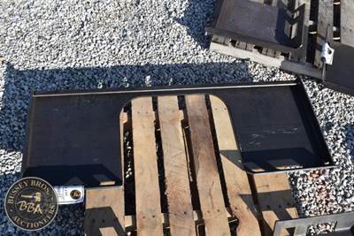 Do All Weldable Skid Steer Plate Open Center, Skid Steer Mount, New/Unused