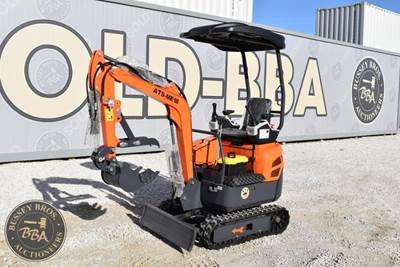 Ats ME18 Mini Excavator, 11.4 hp Engine, Operating Weight 2200 lb (997.9 Kg),