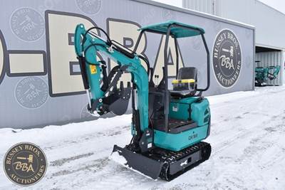 CF Industry MX16R Orops, Gas Engine, Grading Blade, Hydraulic Thumb, Work Light,
