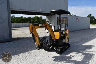 CFG Mini Excavator (Inoperable), Blade, Manual Thumb, Led Working Light, Gas