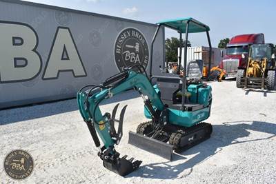 CF Industry QK16R No Toolbox, Mini Excavator, Hydraulic Thumb, Grading Blade,