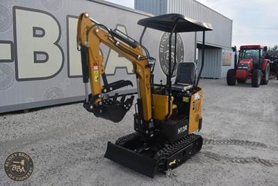 CFG Industrial Mini Excavator Manual Thumb, Grading Blade, Rubber Tracks, Aux