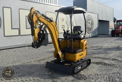 CFG Industrial Mini Excavator Hydraulic Thumb, Grading Blade, Rubber Tracks, Aux