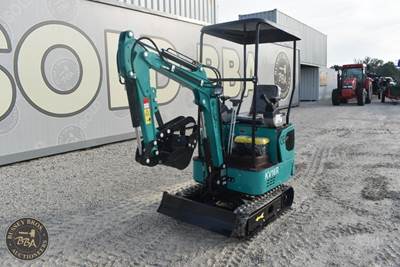 CFG Industrial Mini Excavator Manual Thumb, Grading Blade, Rubber Tracks, Aux