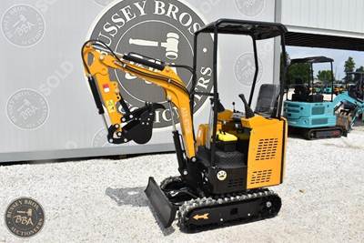 Ats Mini Excavator Manual Thumb, Grading Blade, Rubber Tracks, Aux Hydraulics,