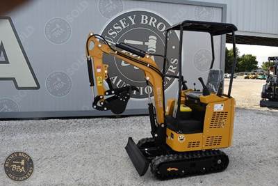 Ats RT15R Mini Excavator Orops, Rubber Tracks, Grading Blade, Manual Thumb Aux
