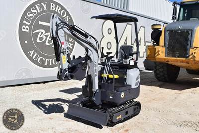 Ats Ats-ME18 Mini Excavator, Manual Thumb, Grading Blade, Rubber Tracks, Aux