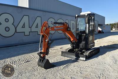 2026 Shalka XG25U Mini Excavator. Yanmar 25HP 3TNV80F Diesel Engine. Expanding