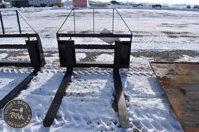 AGT PALLET FORK ATTACHMENT Rotating Pallet Forks