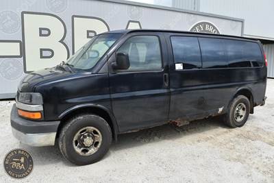 Chevrolet Express 2500 Passenger Van