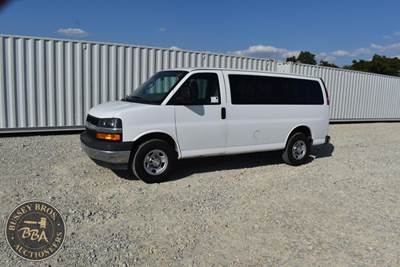 Chevrolet Express 2500 Passenger Van